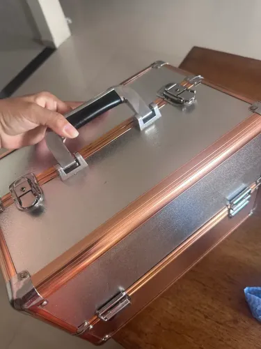 Maleta com materiais para lash