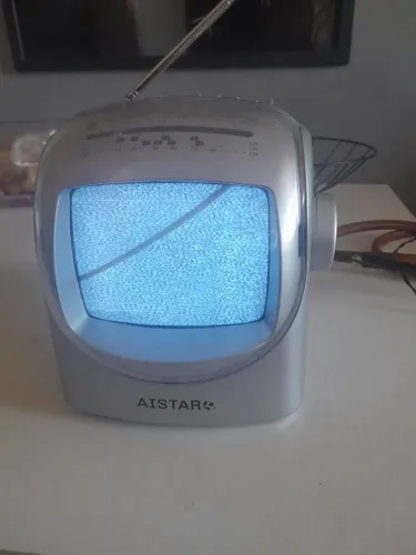Mini tv preto e branco