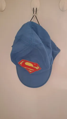 Boné do Super Homem infantil importado com ajuste e proteção do pescoço
