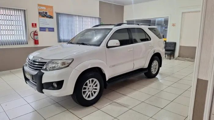 Toyota Hilux SW4 SR 4X2 2.7/ 2.7 Flex 16V Aut. 2015