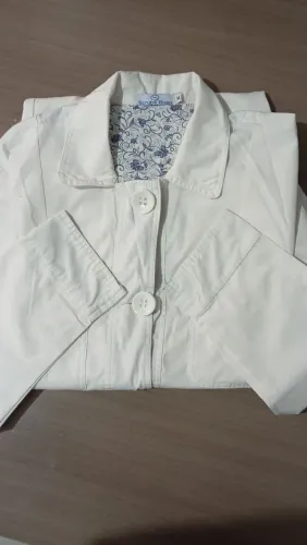 **Jaleco Feminino Branco Tam M  2 em 1 - Elegante com Detalhes Florais | Pouco Uso**