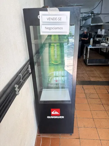 Expositor de vidro QUIKSILVER com lampada