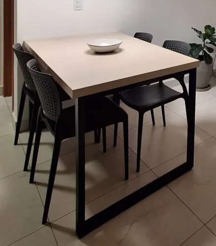 Mesa MDF com 4 cadeiras Tramontina