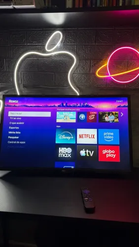 AOC ROKU SMART TV 32 POLEGADAS