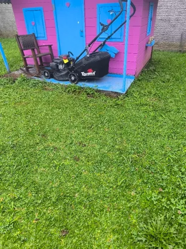 Vendo máquina de cortar grama