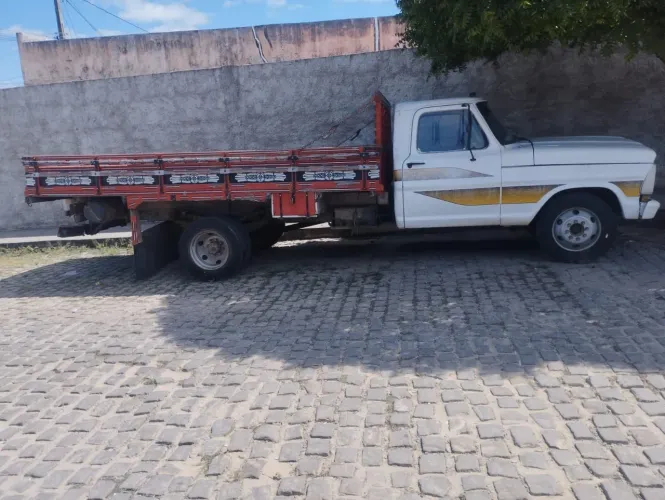 Vende-se F-4000