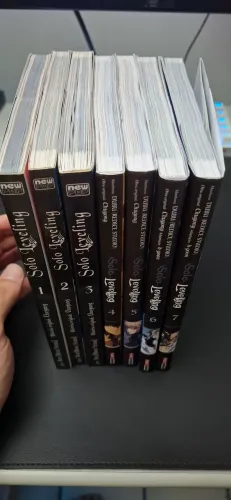 Solo leveling volumes 1-3 (NewPop), 4-7 (Panini)