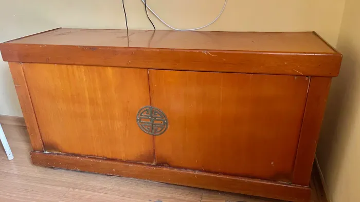 Móvel de sala, serve como rack.