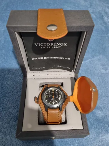 Relógio Victor inox 