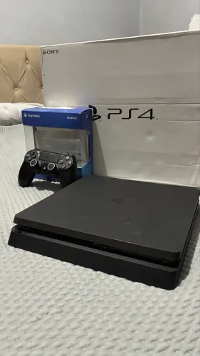 PS4 SLIM - 1TB (1 CONTROLE + 4 JOGOS)