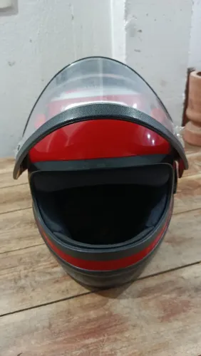 Capacete San Marino tamanho 60 vermelho