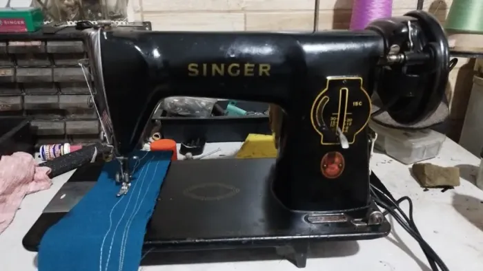 SINGER PRETINHA 