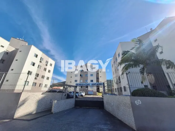 Excelente Apartamento 2 dormitório(s) em Serraria - São José