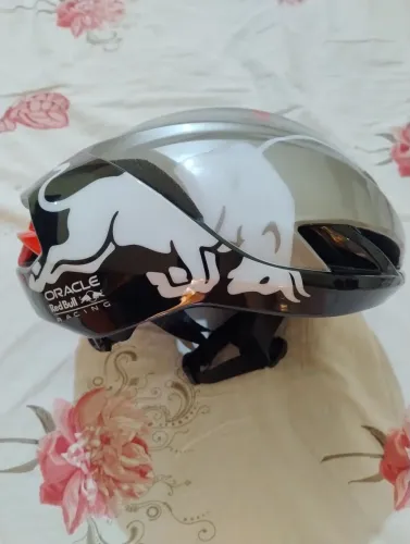 Capacete JHC tamanho 55/61 Redbull