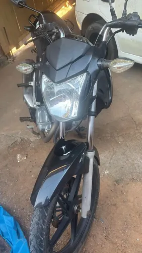 Moto disponível para venda ou troca em uma Biz do meu Interesse.