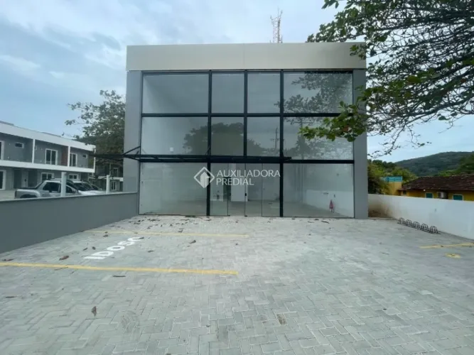 Excelente Loja Comercial com 106m² a 80m do Mar - Armação do Pântano do Sul, Florianópolis
