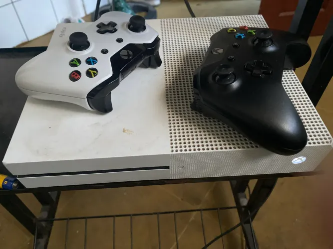 Xbox One S
