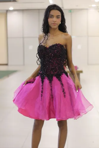 Vestido debutante Pink com preto 2 em 1
