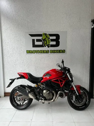 DUCATI MONSTER 821