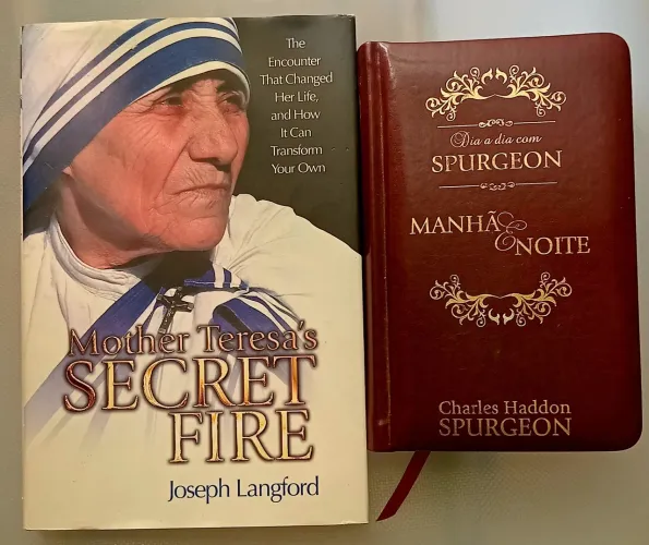 Kit 02 Livros Dia a Dia Com Spurgeon / Mother Teresa's Secret Fire