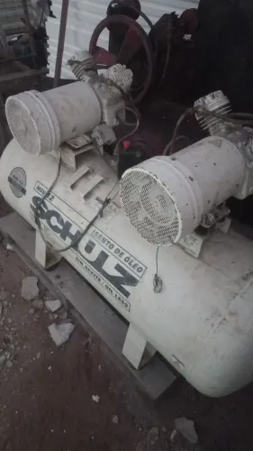 Compressor schuz