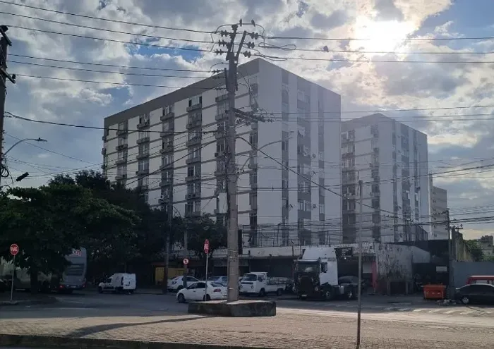 Caju - Rua Peter Lund. Apartamento excelente com garagem!