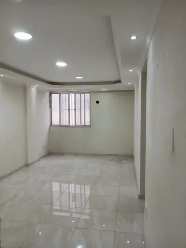 Apartamento reformado com 71 m², 2 vagas e portaria 24 horas