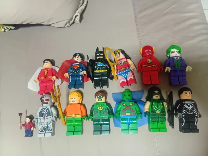 Bonecos Lego Liga da Justiça 
