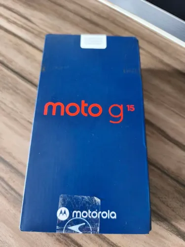 Motorola G15 256 GB na caixa.