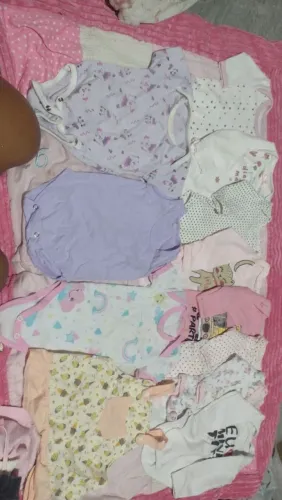 Lote de roupas P+ ninho redutor menina