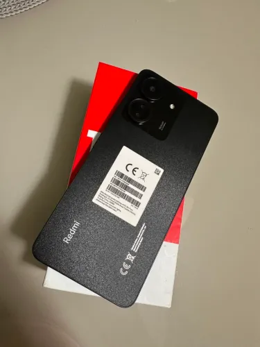 VENDO CELULAR NOVO XIAOMI 13C 128gb