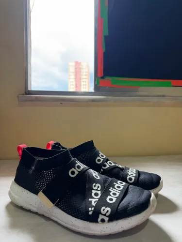 Tênis Adidas Feminino original - Tamanho 37