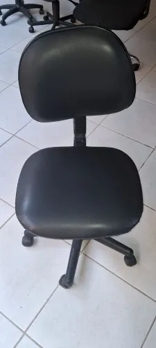 Cadeiras de escritório giratórias usadas