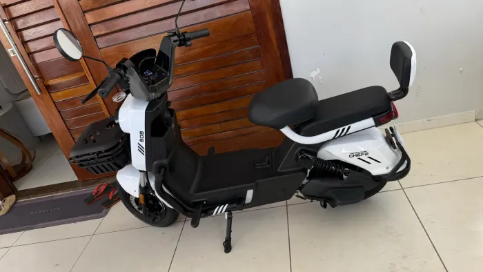 Moto chefe 1000W nova 1 mês de uso pra vender ligeiro 