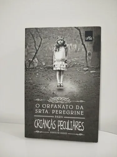 Livro o orfanato da srta. Peregrine para crianças peculiares