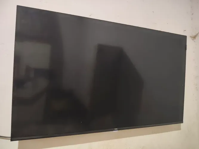 Vende-se televisão de 43 polegadas