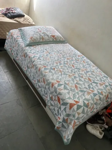 DUAS CAMAS DE SOLTEIRO 188x88 + GUARDA ROUPA ( ESTOU DOANDO O GUARDA ROUPA)