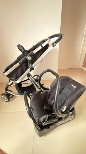 Carrinho de bebê + bebê conforto 