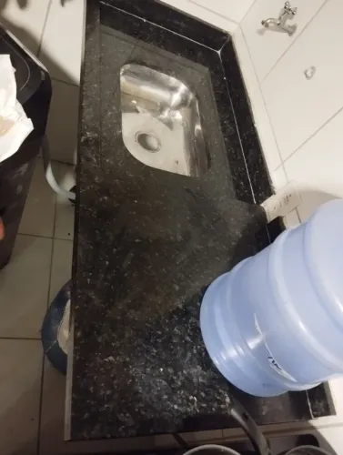 Pia de mármore com bancada 1,30 m