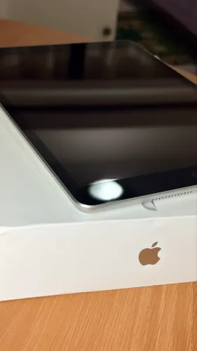 iPad Apple 9ª Geração 64GB - Cinza Espacial - Muito novo