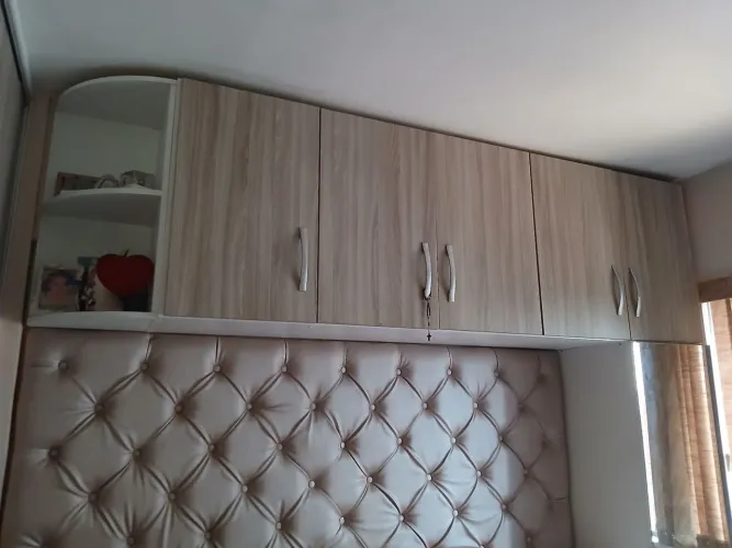 Vendo armário 100% MDF em perfeito estado medindo 2,00 m de comprimento, 69cm de altura