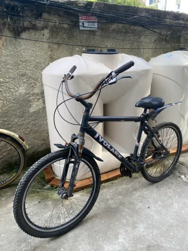 Bicicleta de alumínio