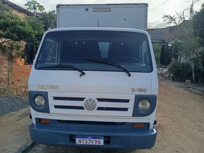 Caminhão vw 8-150 delivery 2011.
