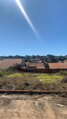 Vendo terreno em região central de Ibiporã