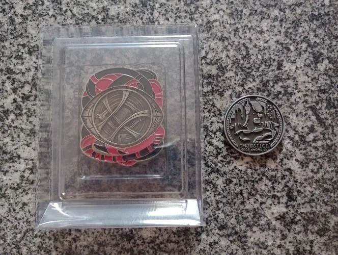 Kit medalhas geek colecionáveis Injustice DC + Doutor Estranho Marvel