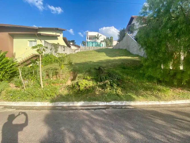 Lote/Terreno para venda tem 450 metros quadrados em Vilagge Capricio - Louveira - SP