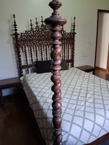 Conjunto de quarto estilo Manuelino