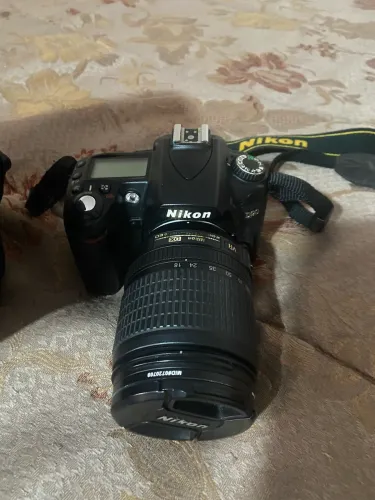 Máquina fotográfica Nikon