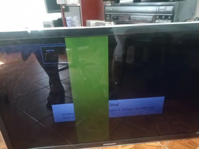 TV Samsung Modelo - UN40D5000PG no estado.
