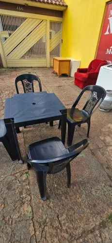 jogo mesa plástico 4 cadeiras ENTREGO!